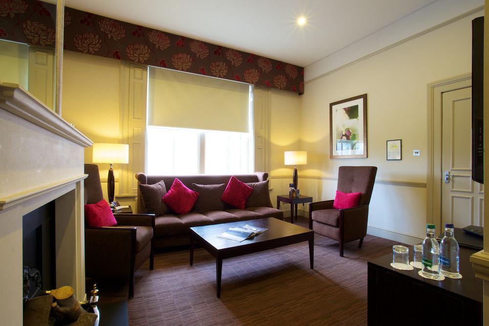 Coulsdon Manor And Golf Club Country house *